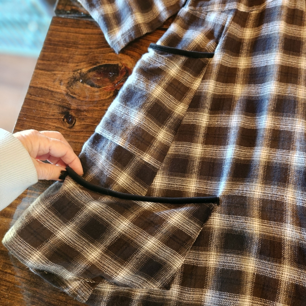 TULIP Brand Tunic.  SIZE XL   Black and White Flannel trimmed with Black Velvet - Picture 2 of 7